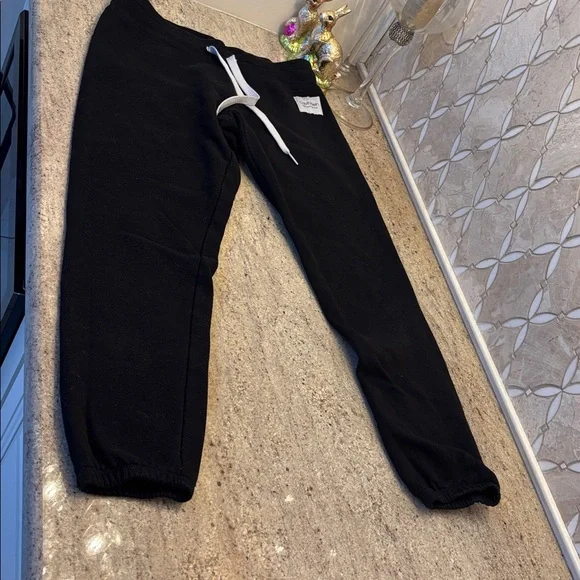 ♥️ WOMENS Calvin Klein BLACK Joggers with White Drawcord AND LOGO! - Picture 2 of 5